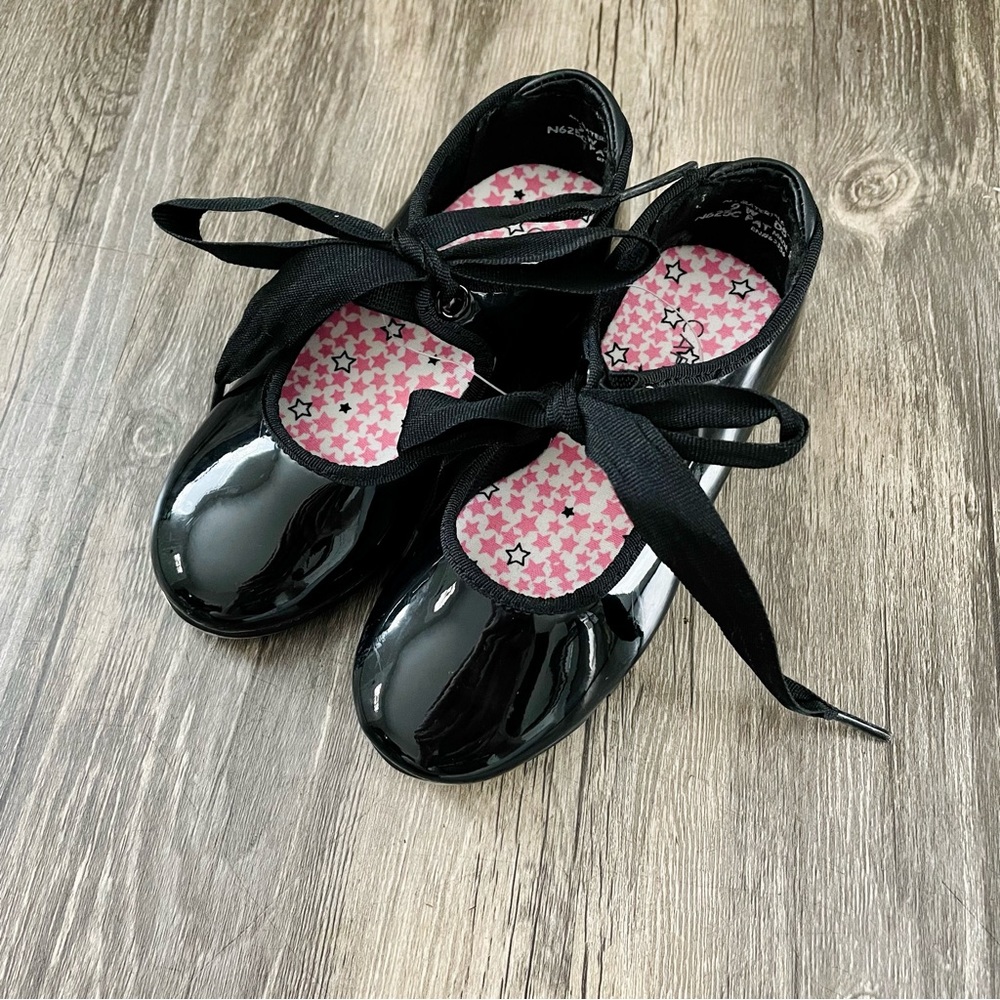 COPY - New w/o tags Capezio Child Tap Shoes Size 9 Wide
